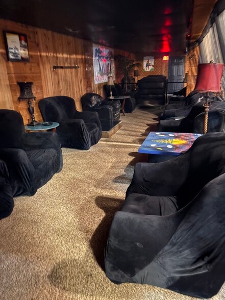 More Photos Of 1704 E Hwy 70, Kingston Bar For Sale