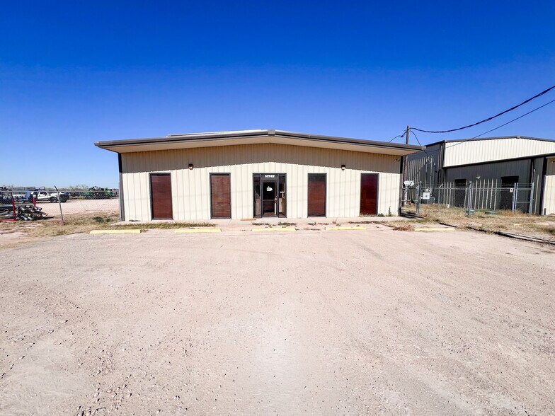 More Photos Of 12620 W County Road 133, Odessa Warehouse For Lease