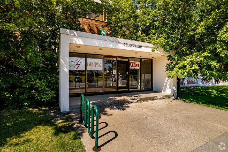 2300 Victoria Rue, Lachine, QC H8S 1Z3 Industrial For Lease