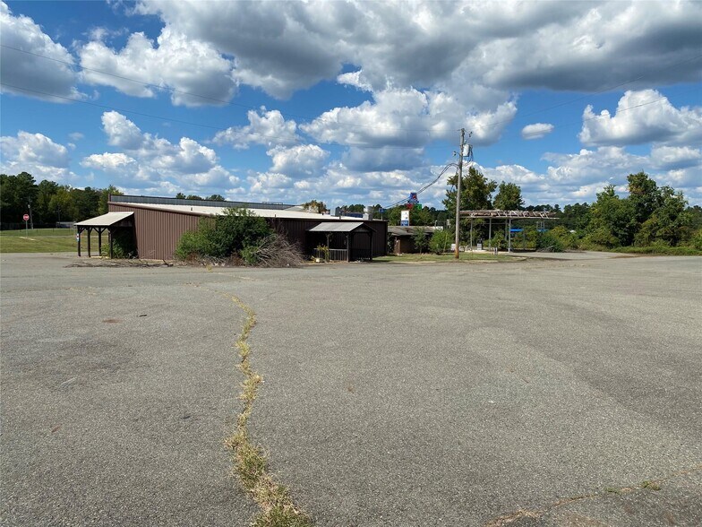 More Photos Of 2099 Highway 532, Dubberly Service Station For Sale