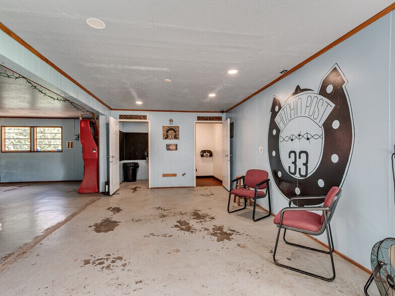 More Photos Of 16109 State Highway 33, Kingfisher Storefront Retail Office For Sale
