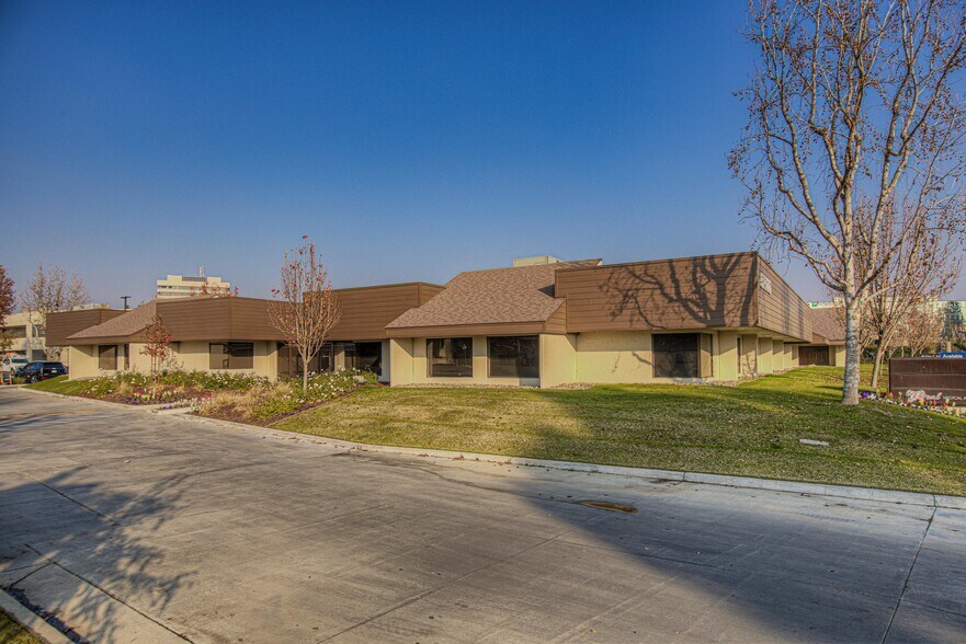 More Photos Of 5300 Lennox Ave, Bakersfield Medical For Sale