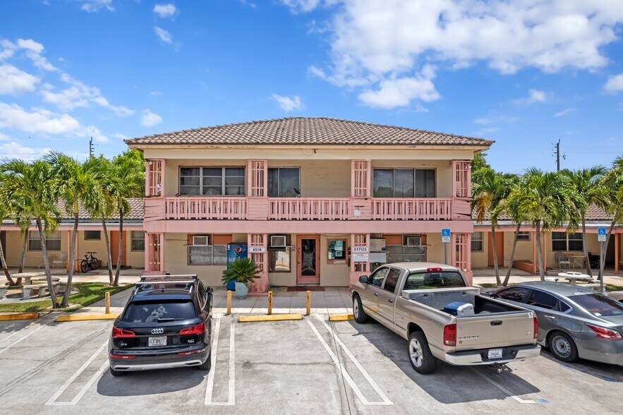 More Photos Of 7800 S Dixie Hwy, West Palm Beach Hotel For Sale