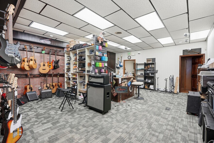 More Photos Of 104 W Main St, Albion General Retail For Sale