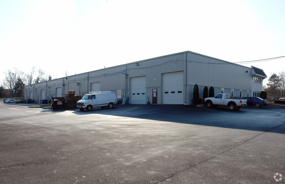 Primary Photo Of 6131-6181 Kellers Church Rd, Plumsteadville Light Distribution For Sale