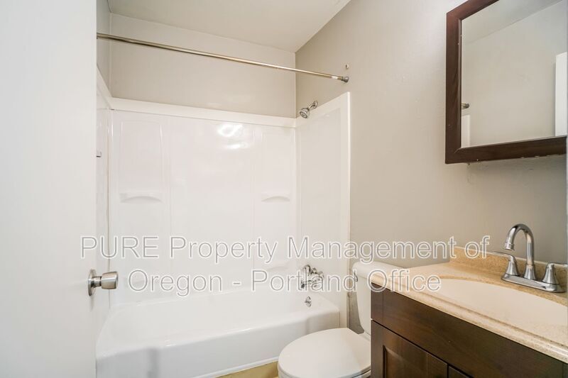 More Photos Of 1049 SE Walnut St, Hillsboro Apartments For Sale