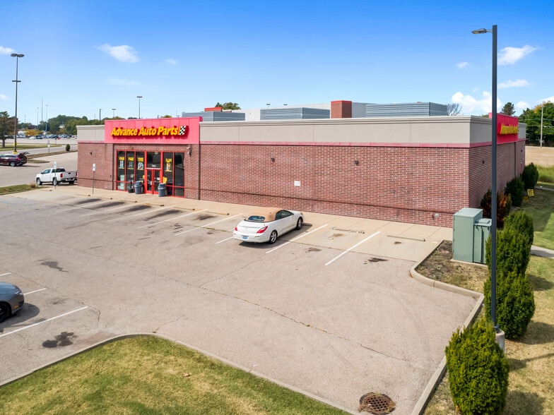 More Photos Of 4633 Eastgate Blvd, Cincinnati Auto Repair For Sale