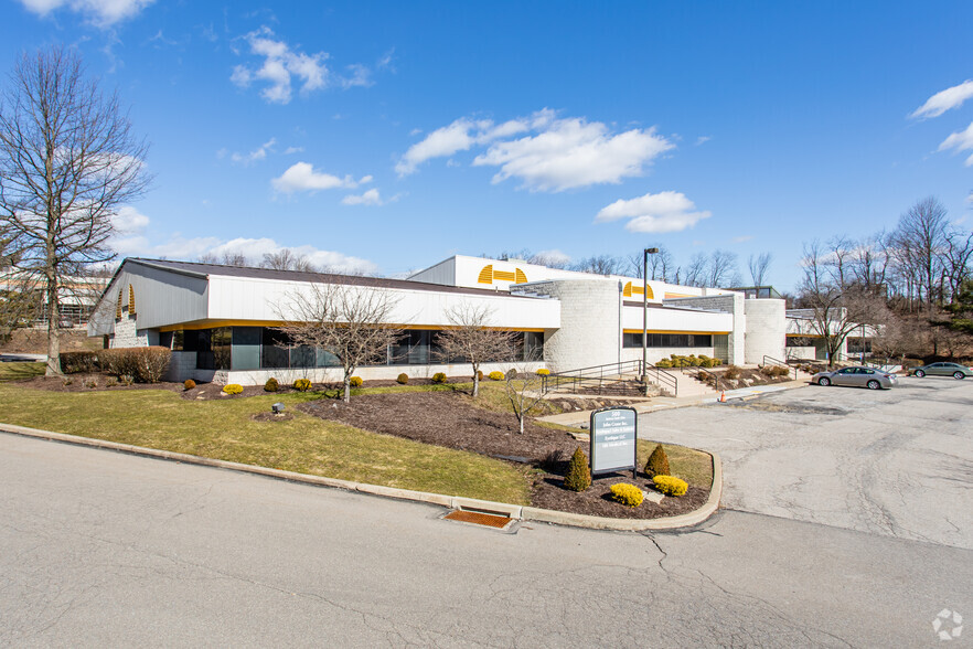 Primary Photo Of 500 Business Center Dr, Pittsburgh Light Distribution For Lease