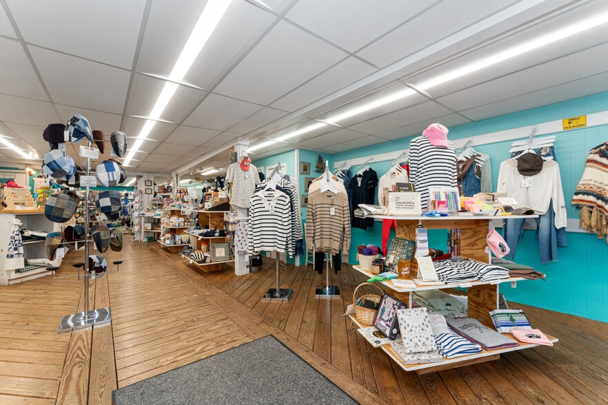 More Photos Of 19 Cottage St, Bar Harbor Storefront For Sale