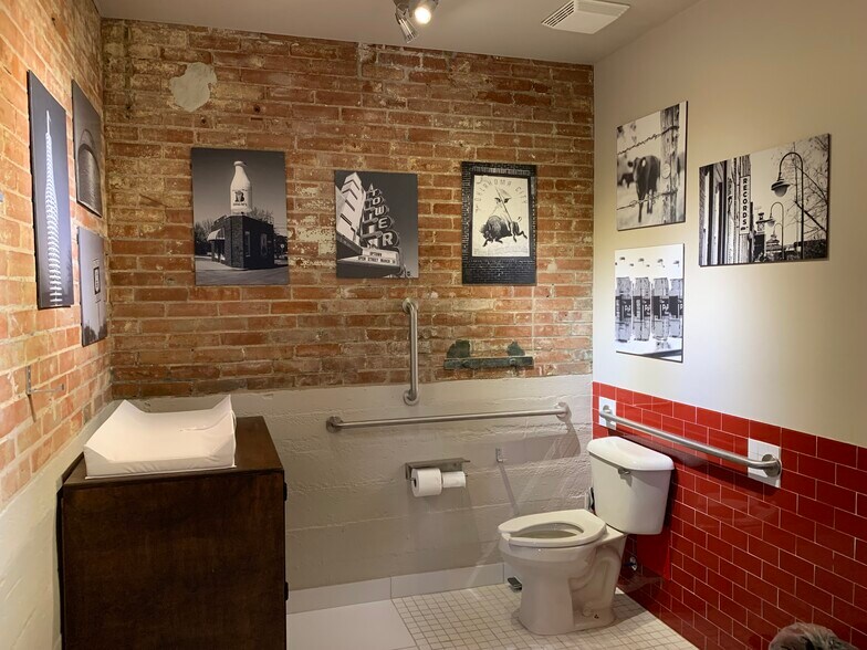 More Photos Of 2412 N Olie Ave, Oklahoma City Office For Sale