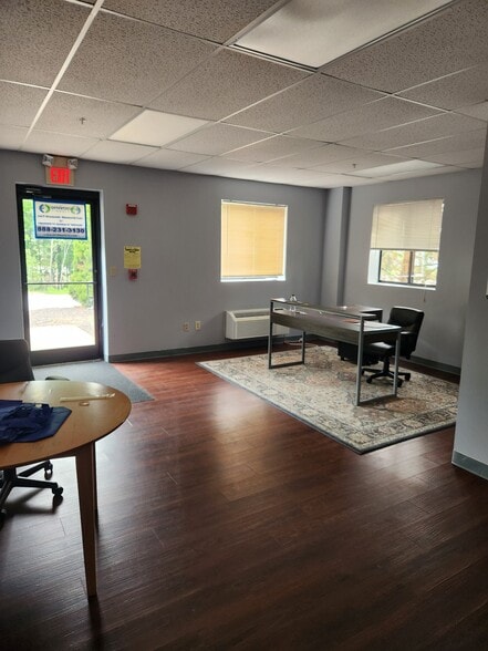 More Photos Of 30 Henniker St, Concord Warehouse For Lease