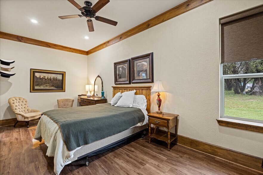 More Photos Of 1904 Floyd Rd, Weatherford Specialty For Sale