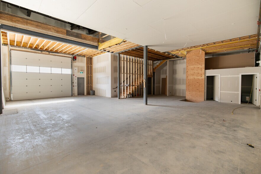 More Photos Of 3101 45 Av, Vernon Warehouse For Sale