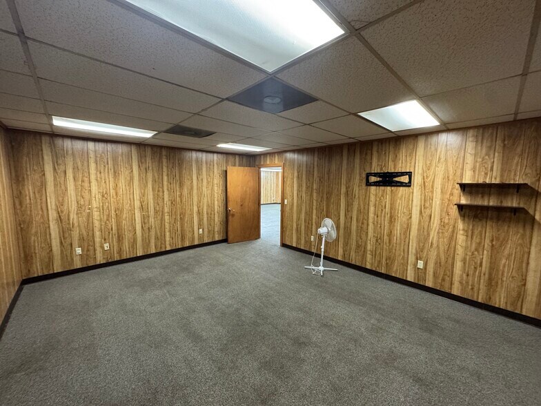 More Photos Of 1117 Joseph St, Shreveport Flex For Lease