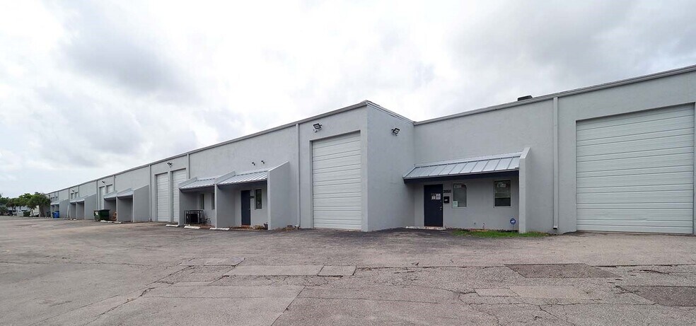 More Photos Of 2696 NW 31st Ave, Lauderdale Lakes Unknown For Lease