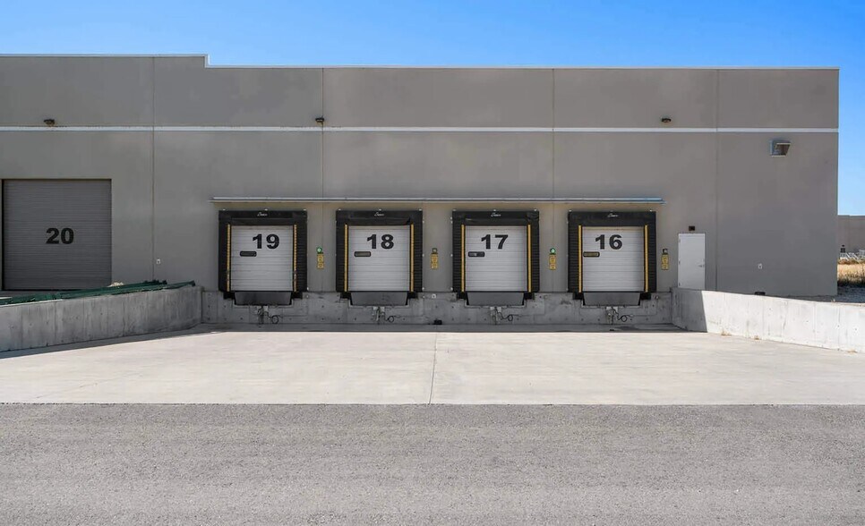 More Photos Of 6301 Doug Andrus, Idaho Falls Warehouse For Lease