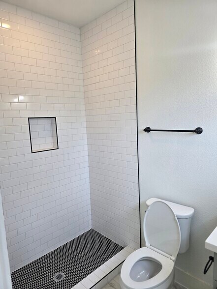 More Photos Of 4501 Newberry St, Houston Apartments For Sale