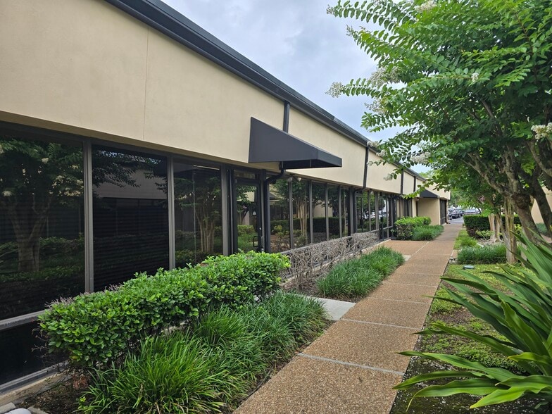 More Photos Of 2221 Lee Rd, Winter Park Office For Lease