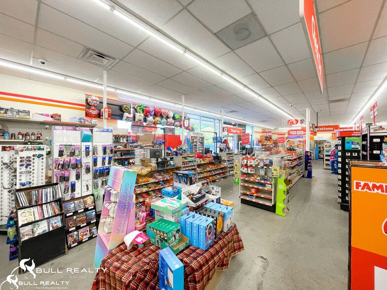 More Photos Of 3277 Taylor Blvd, Louisville Freestanding For Sale