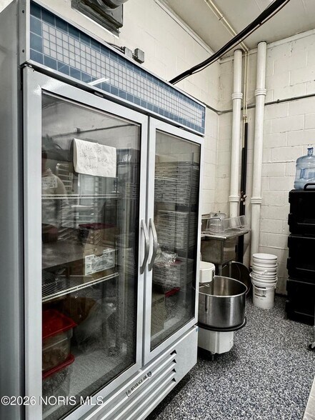 More Photos Of 301 S Defiance St, Stryker Auto Repair For Sale