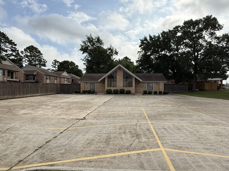 More Photos Of 2204 Sunpark Dr, Conroe Office For Sale