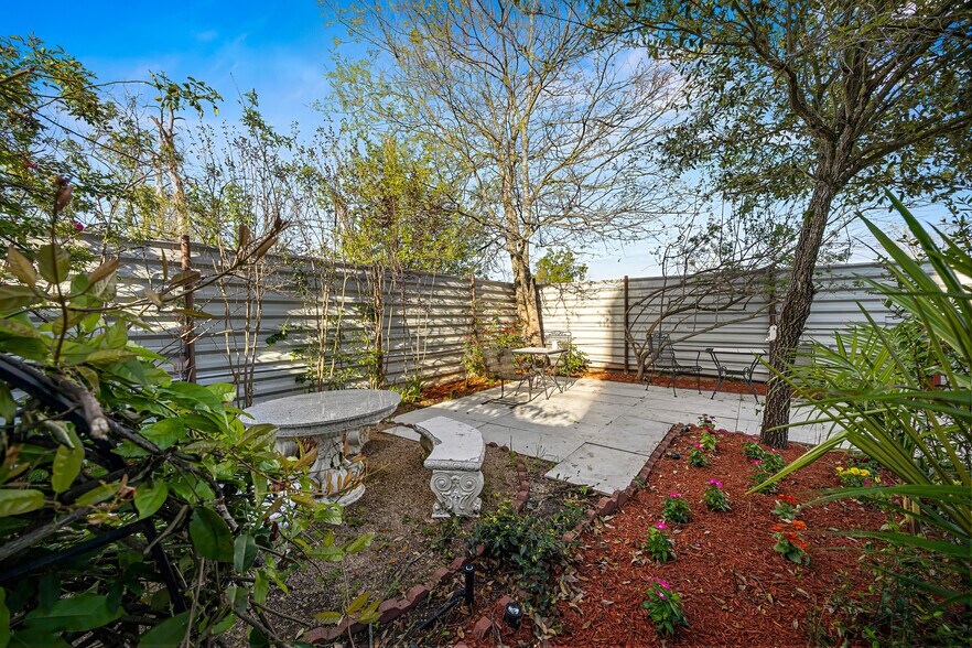 More Photos Of 4015 Luell St, Houston Specialty For Sale