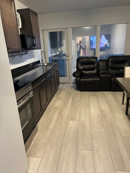 More Photos Of 4615 N 34th St, Tampa Warehouse For Sale