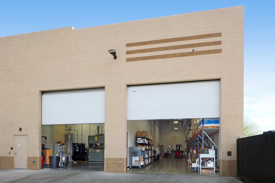 More Photos Of 880 E Lone Cactus, Phoenix Distribution For Lease