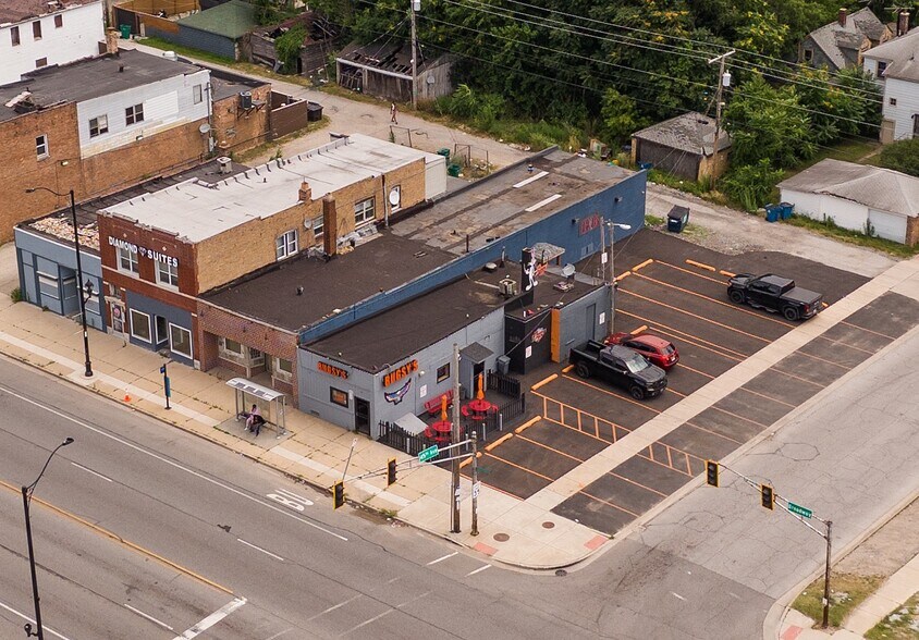 More Photos Of 4489 Broadway, Gary Bar For Sale