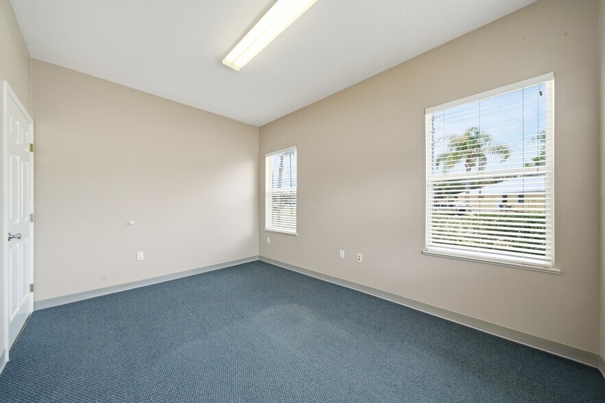 More Photos Of 401 W Interlake Blvd, Lake Placid Office For Sale