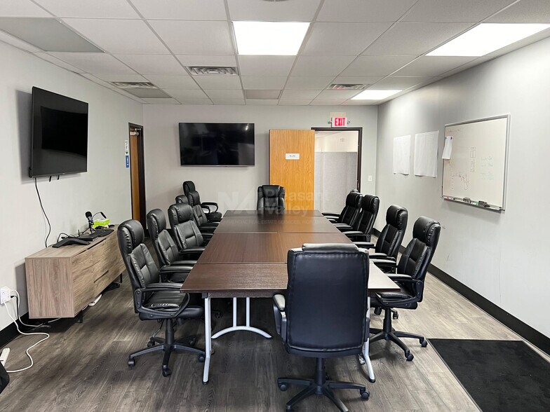 More Photos Of 4899 Commerce Pky, Warrensville Heights Warehouse For Sale