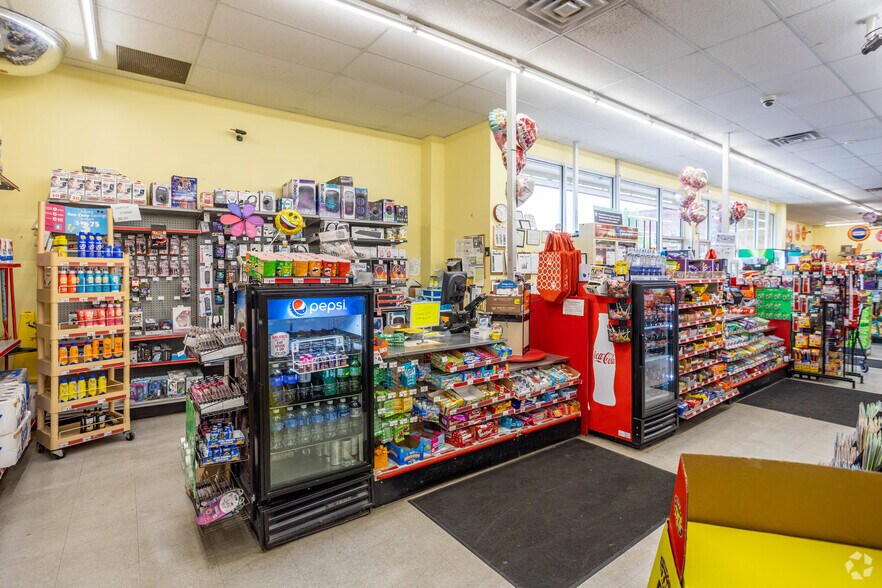 More Photos Of 45 8th St, Midland General Retail For Sale