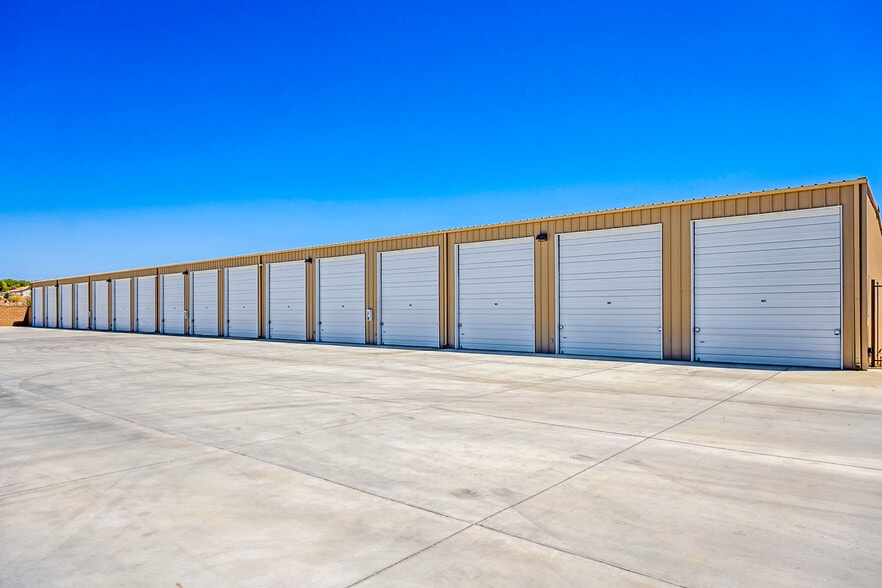 More Photos Of 2485 Adobe Rd, Bullhead City Self Storage For Sale