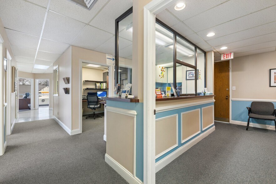 More Photos Of 2616 Sherwood Hall Ln, Alexandria Medical For Sale