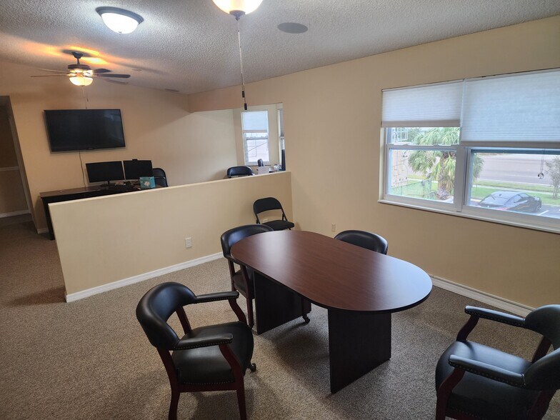 More Photos Of 2105 Drew St, Clearwater Office For Sale
