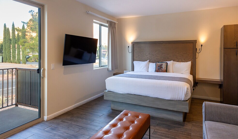 More Photos Of 105 Bell Rock Plz, Sedona Hotel For Sale