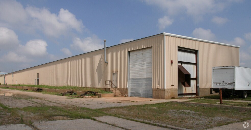 More Photos Of 8600 S I-35 Service Rd, Oklahoma City Warehouse For Sale