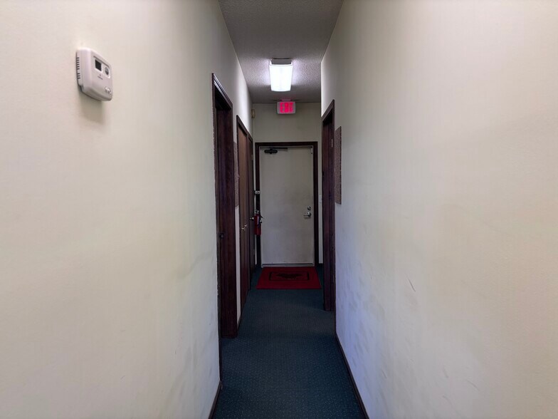 More Photos Of 814 S Main St, Lapeer Freestanding For Lease