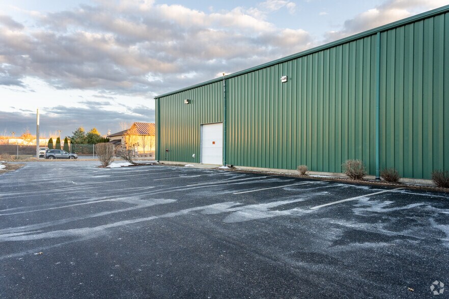 More Photos Of 315 Commerce Park Rd, North Kingstown Warehouse For Sale