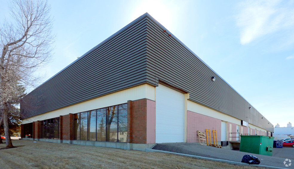 More Photos Of 9523-9539 41st Ave, Edmonton Unknown For Lease