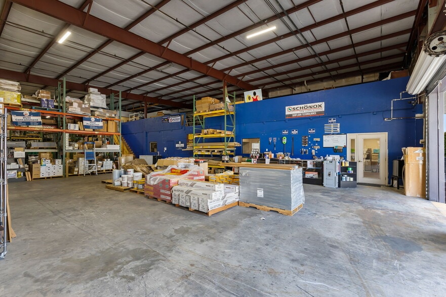 More Photos Of 1356 Bennett Dr, Longwood Distribution For Sale