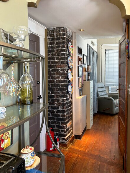 More Photos Of 715 Broadway St, Galveston Flex For Sale