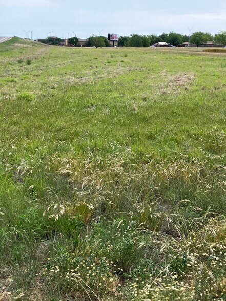 More Photos Of 1802 Interstate 27, Plainview Land For Sale