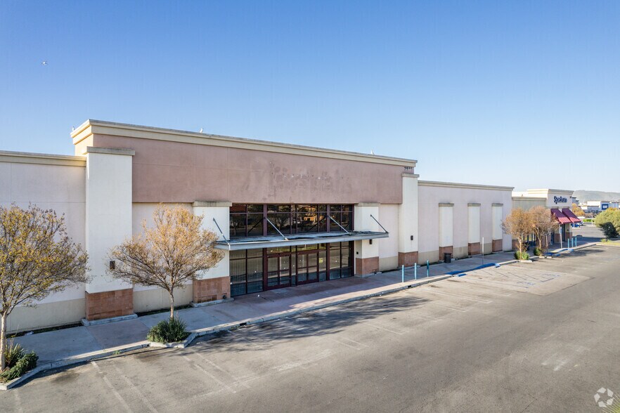 More Photos Of 2701-2897 W Florida Ave, Hemet Unknown For Lease