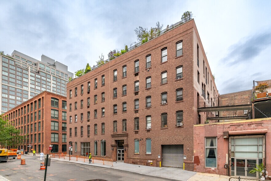 More Photos Of 52 Bridge St, Brooklyn Apartments For Lease