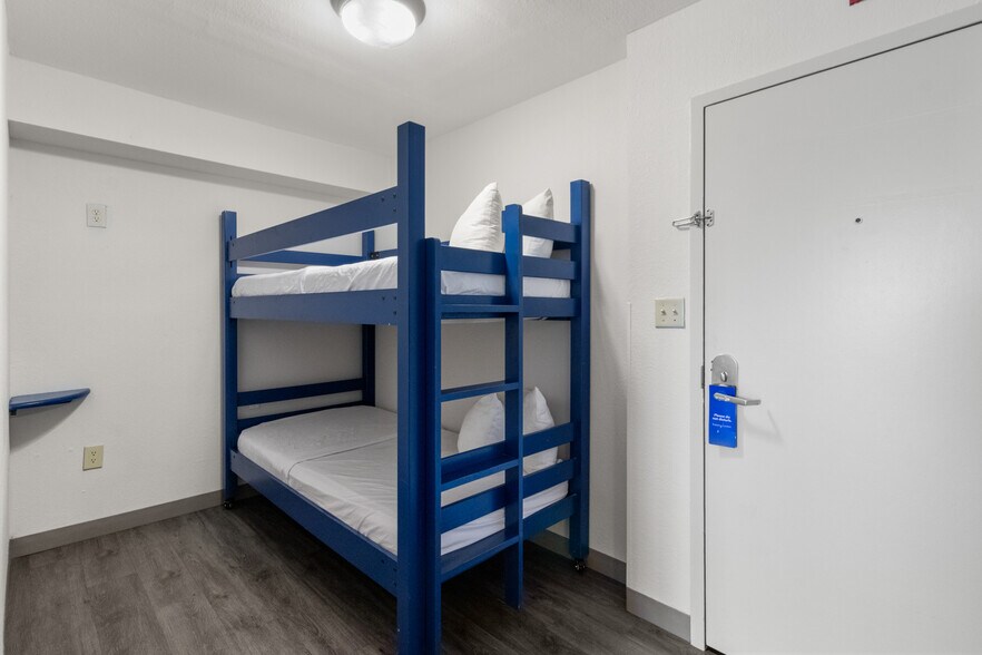 More Photos Of 7675 W Irlo Bronson Memorial Hwy, Kissimmee Hotel For Sale