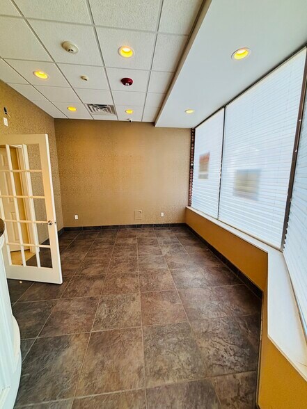 More Photos Of 673 Glen Cove Ave, Glen Head Storefront For Lease