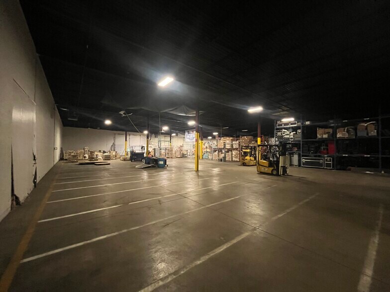 More Photos Of 146 Campanelli Pky, Stoughton Warehouse For Lease