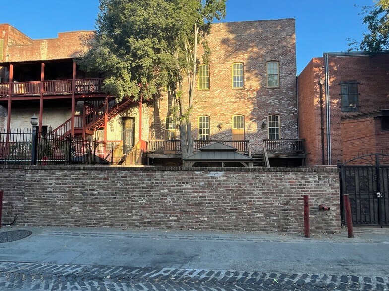 More Photos Of 1017 Front St, Sacramento Storefront Retail Office For Sale