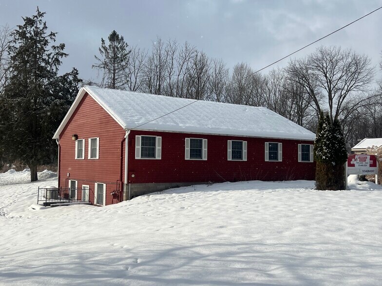 More Photos Of 60 1/2 Salina St, Baldwinsville Freestanding For Sale
